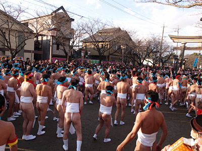 国府宮の裸祭り