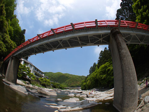 香嵐渓の春2